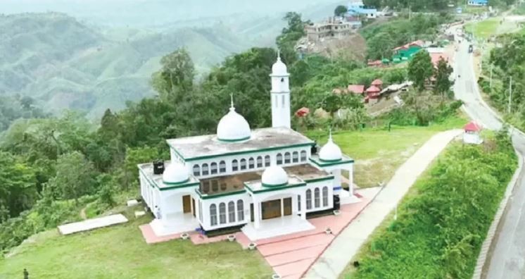 ১৭০০ ফুট উচ্চতায় সাজেক ভ্যালির মসজিদে মুগ্ধ পর্যটকরা